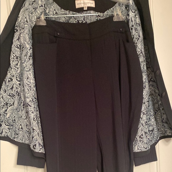 Jones New York Black Suit Jacket with Patterned Lining - Picture 5 of 6